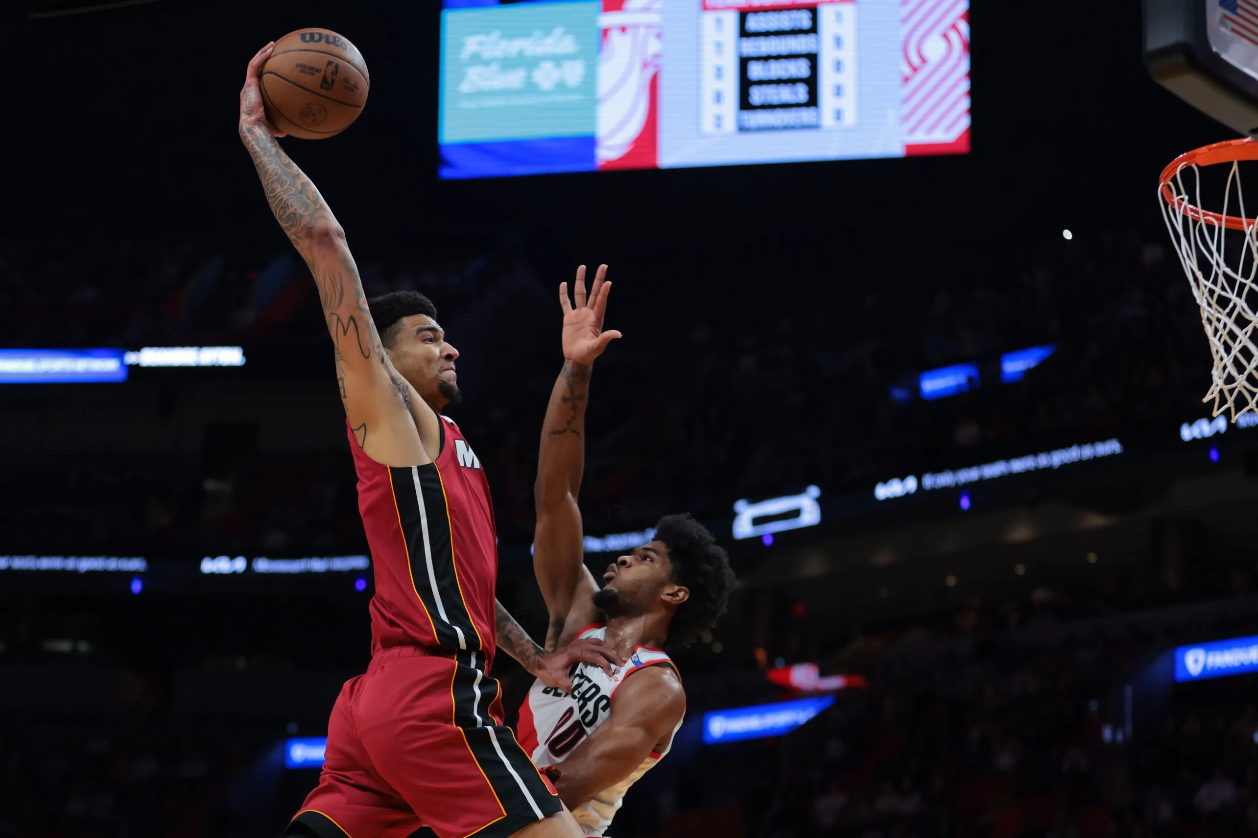 包含热火队后卫在国内联赛中刷新进球纪录，创造神话的词条