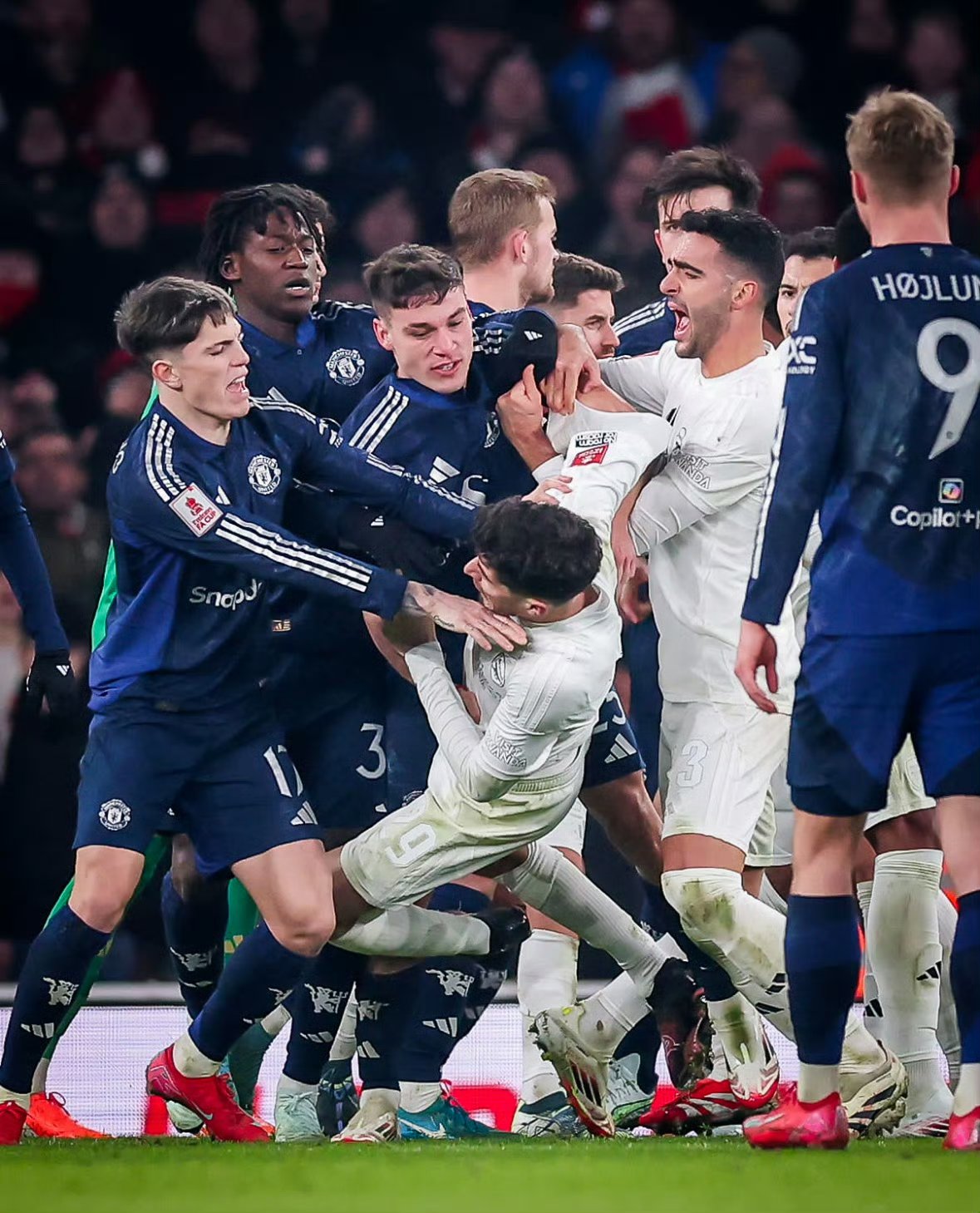 阿森纳中场拉姆塞再受伤,或将缺席数场比赛的简单介绍 阿森纳中场拉姆塞再受伤,或将缺席数场比赛的简单介绍