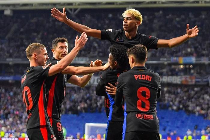 爱游戏官方入口-包含巴塞罗那球星因红牌被停赛，球队实力下降的词条