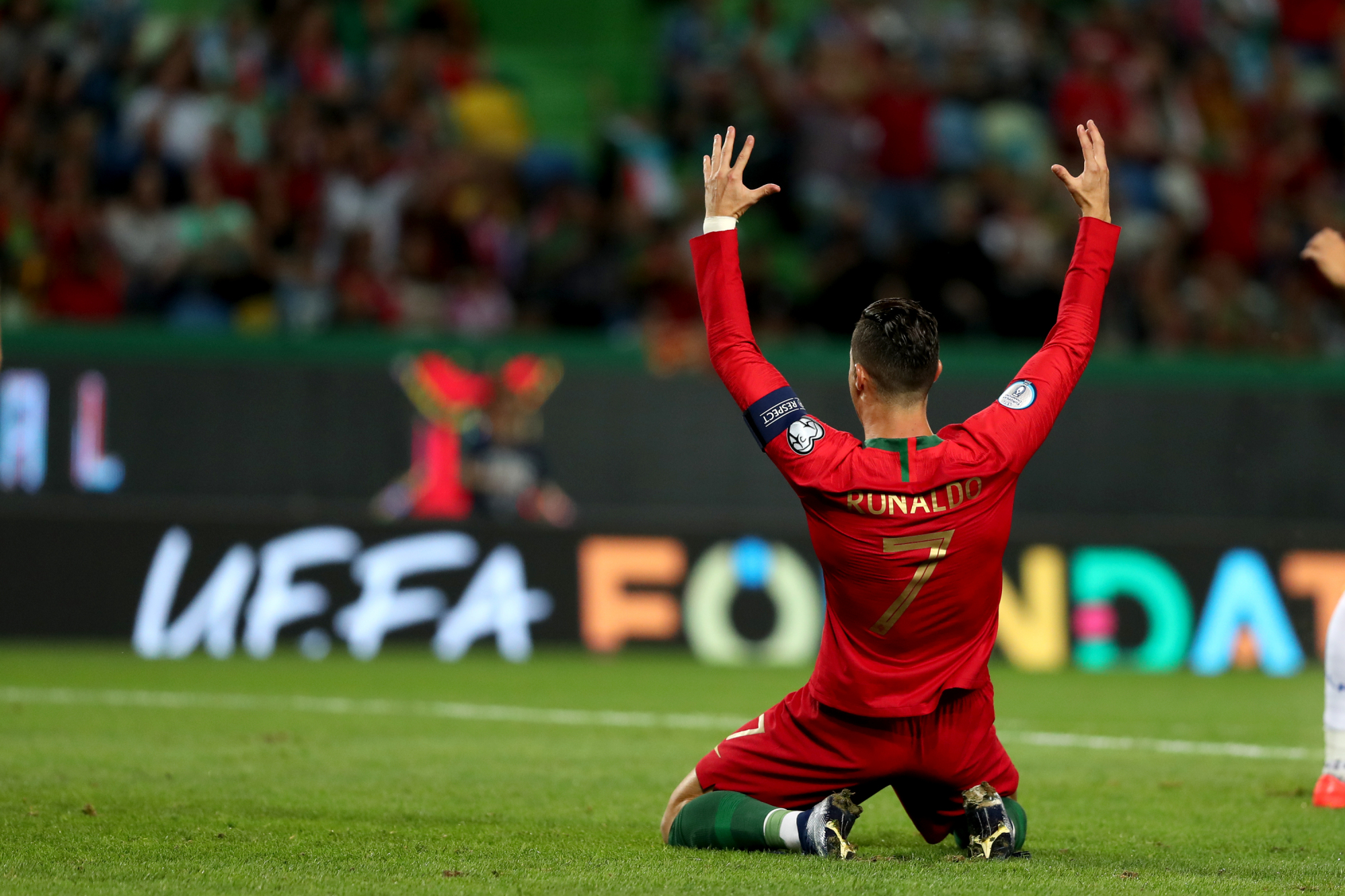 关于葡萄牙客场大胜卢森堡,积分领跑的信息 关于葡萄牙客场大胜卢森堡,积分领跑的信息