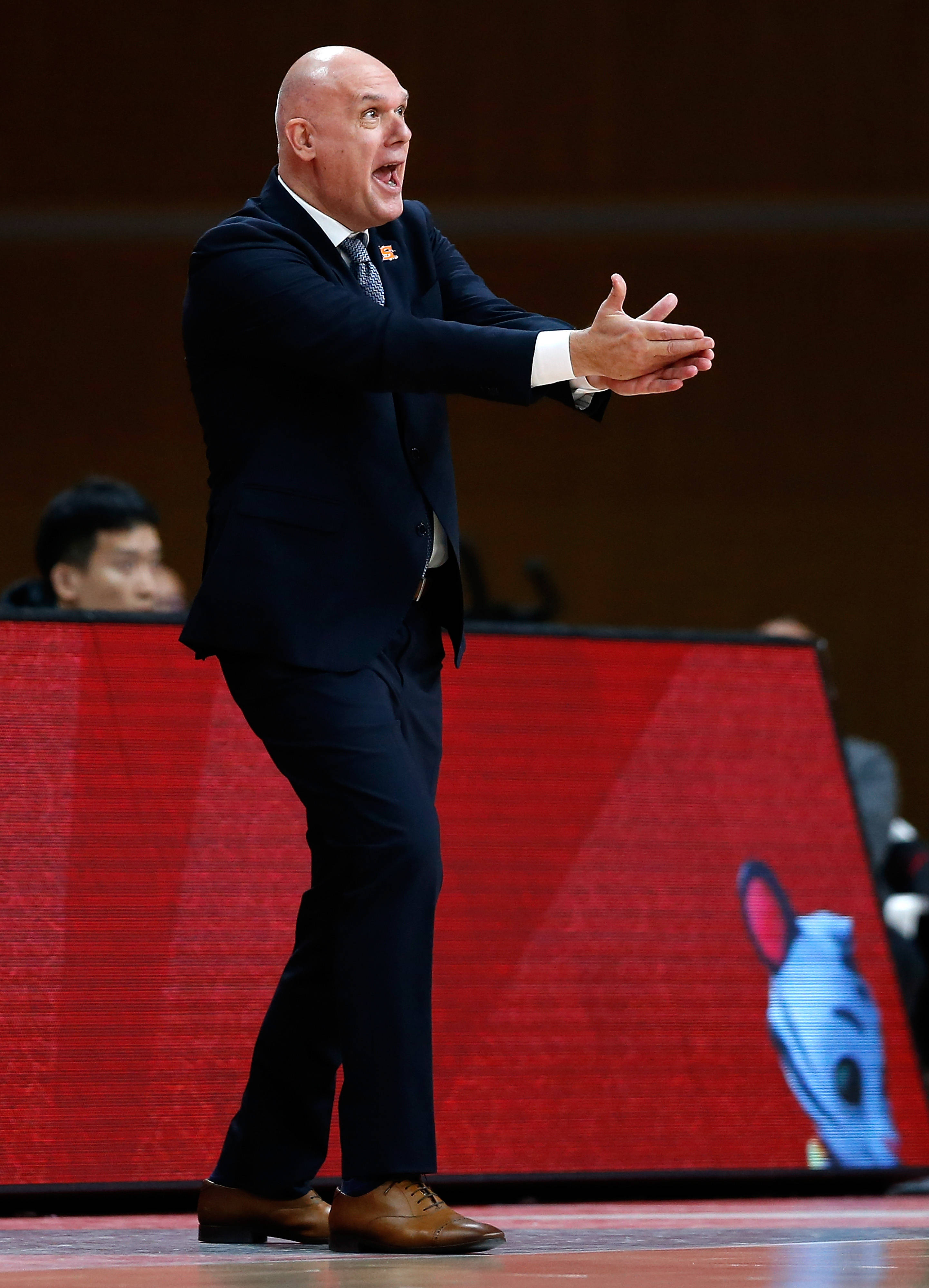 上海男篮遭遇连败,主教练面临挑战 上海男篮遭遇连败,主教练面临挑战