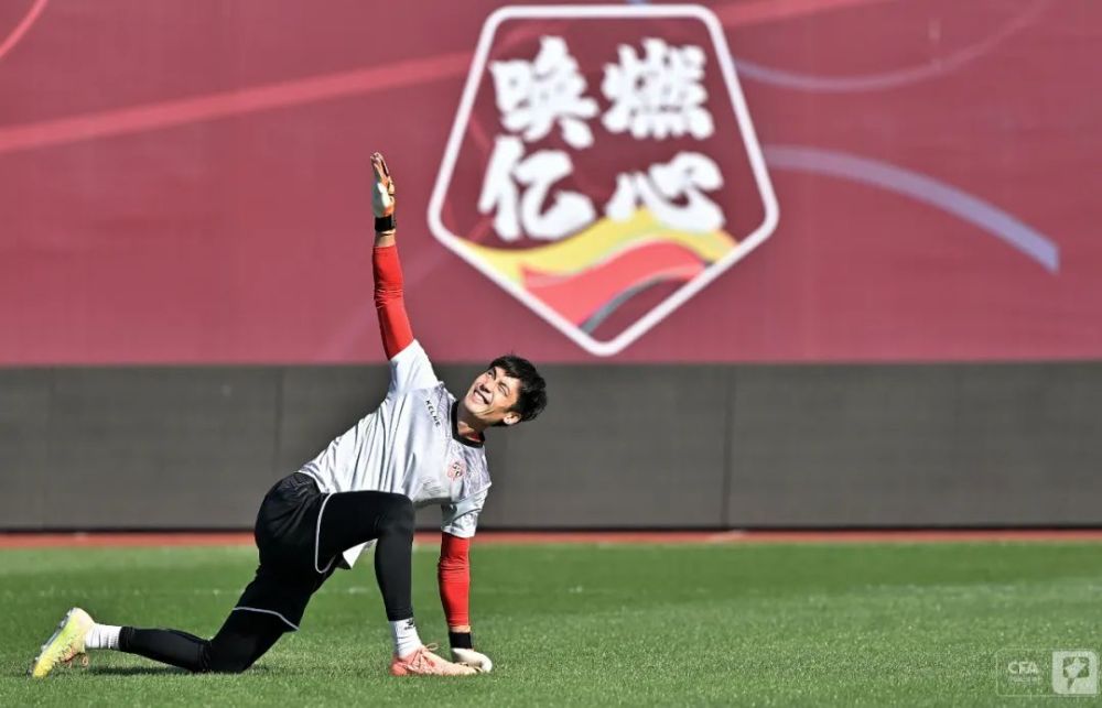 基尔球队士气高涨,全力以赴争取胜利的简单介绍 基尔球队士气高涨,全力以赴争取胜利的简单介绍