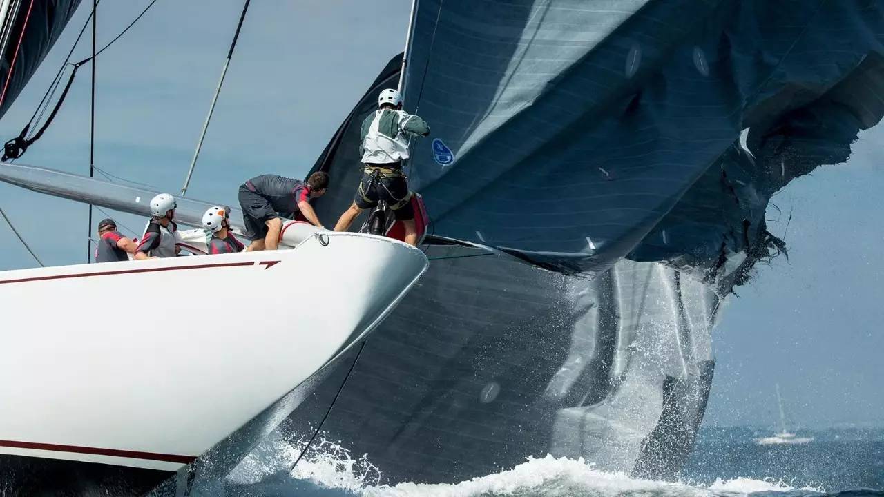 荷兰帆船队赢得比赛!选手技术过人 荷兰帆船队赢得比赛!选手技术过人