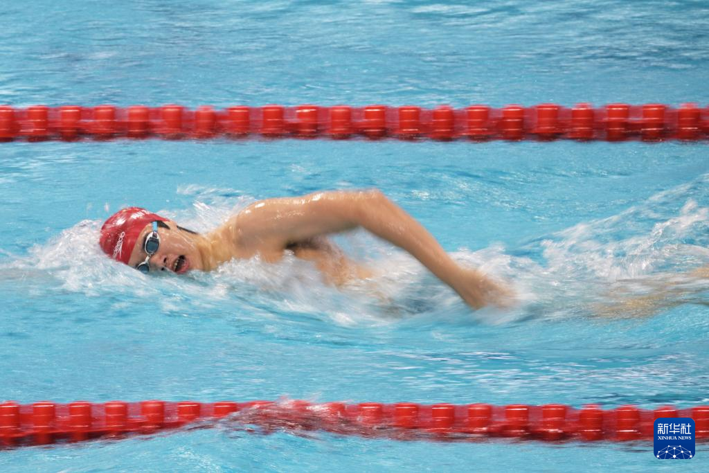 爱游戏在线-捷克选手斗志昂扬，晋级男子米自由泳决赛的简单介绍