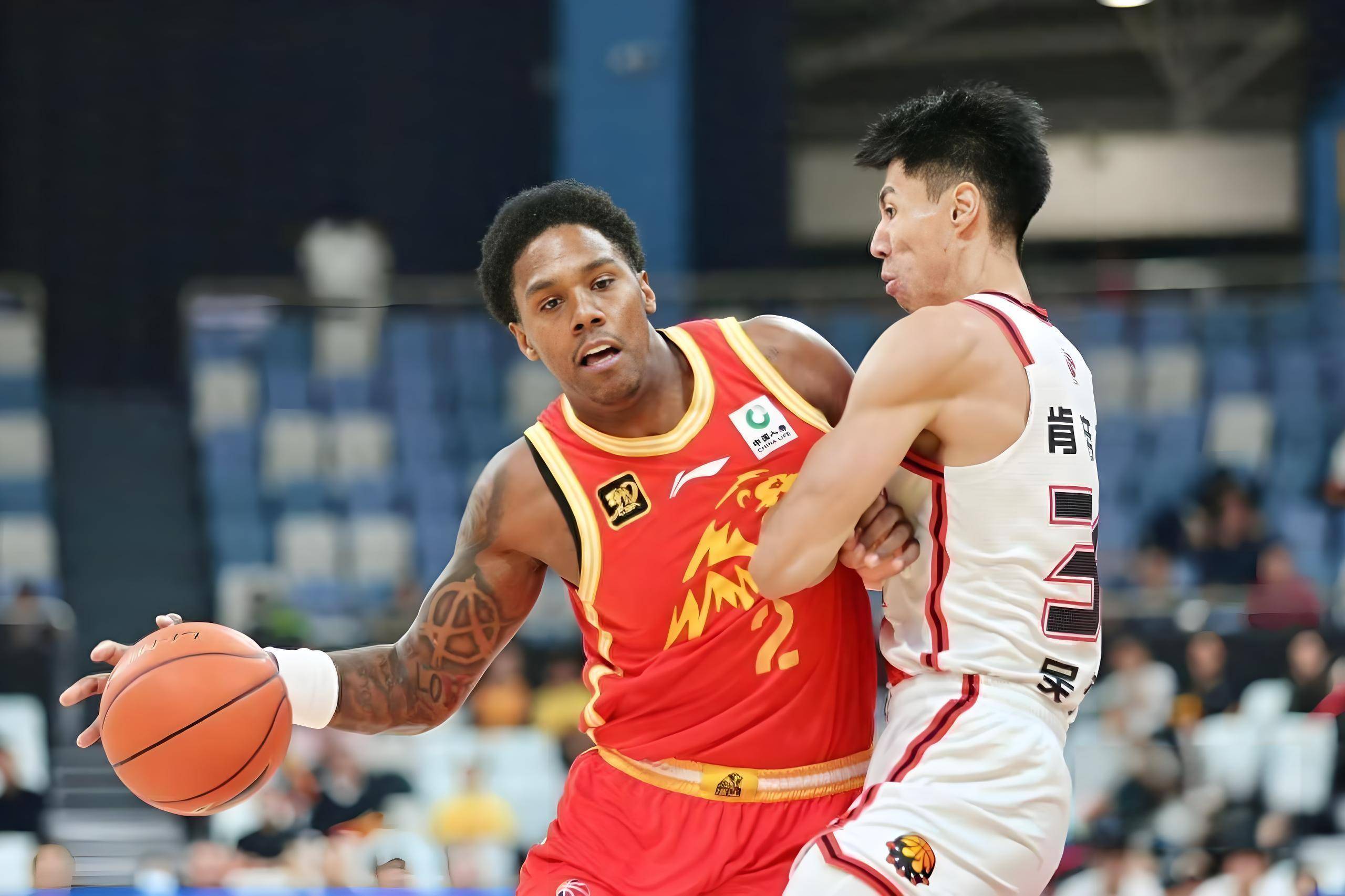 关于功勋外援带领球队大胜,积分榜稳居榜首的信息 关于功勋外援带领球队大胜,积分榜稳居榜首的信息