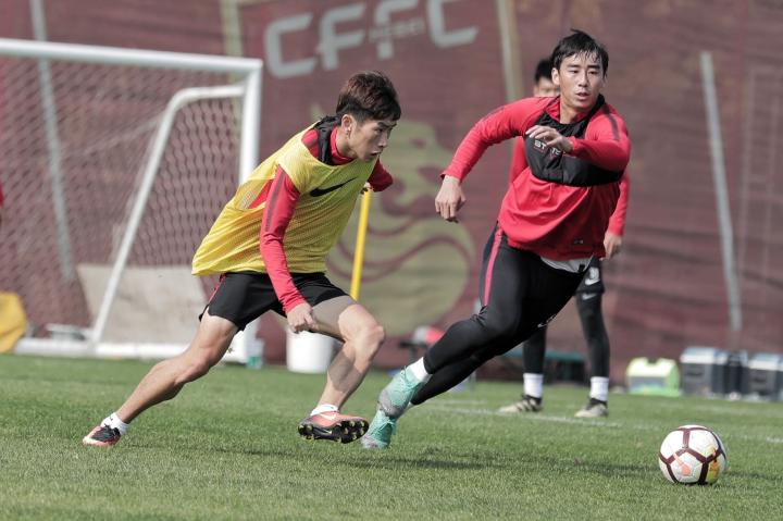 河北华夏幸福前锋突然受伤,教练组调整战术的简单介绍 河北华夏幸福前锋突然受伤,教练组调整战术的简单介绍