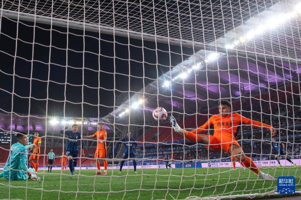 爱游戏网页版入口-上港主场大胜河南建业！爆发哇炮助攻创纪录