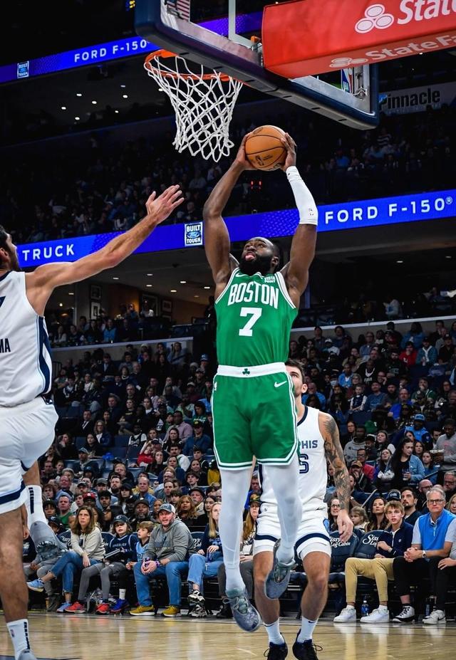 包含黄蜂客场惊险获胜,关键时刻制胜球稳住局势的词条 包含黄蜂客场惊险获胜,关键时刻制胜球稳住局势的词条