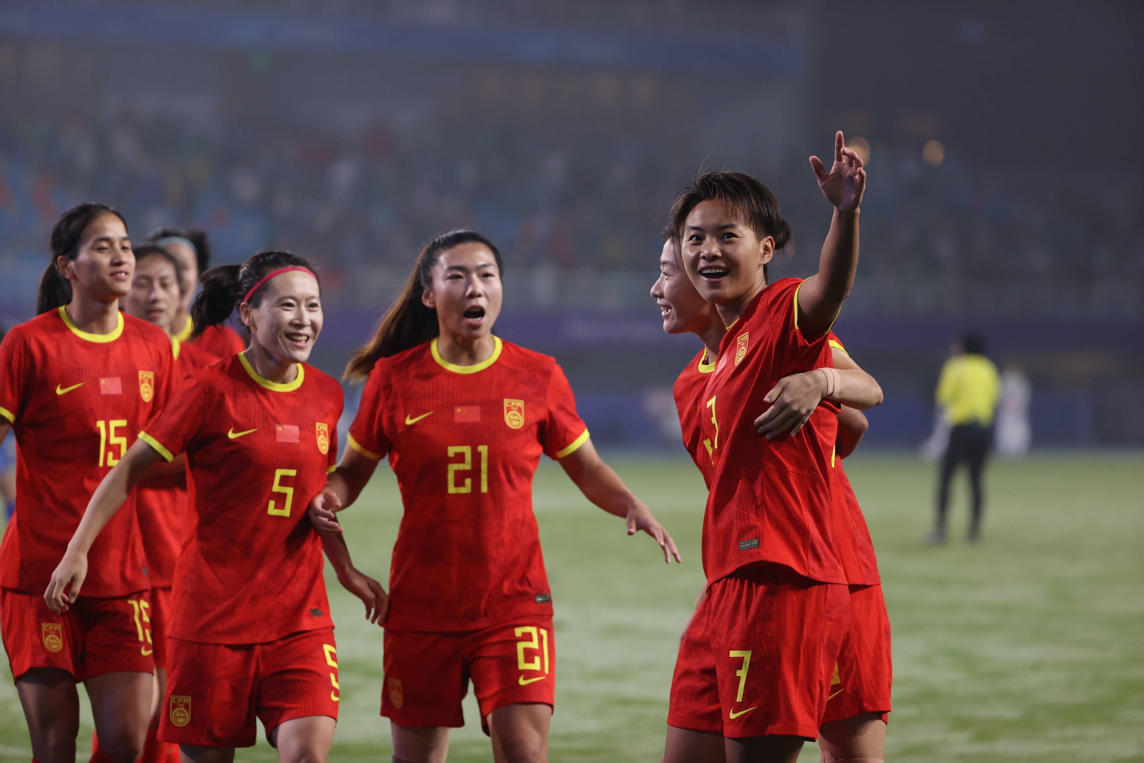 世界女足巅峰大赛,中国队抢先一步 世界女足巅峰大赛,中国队抢先一步