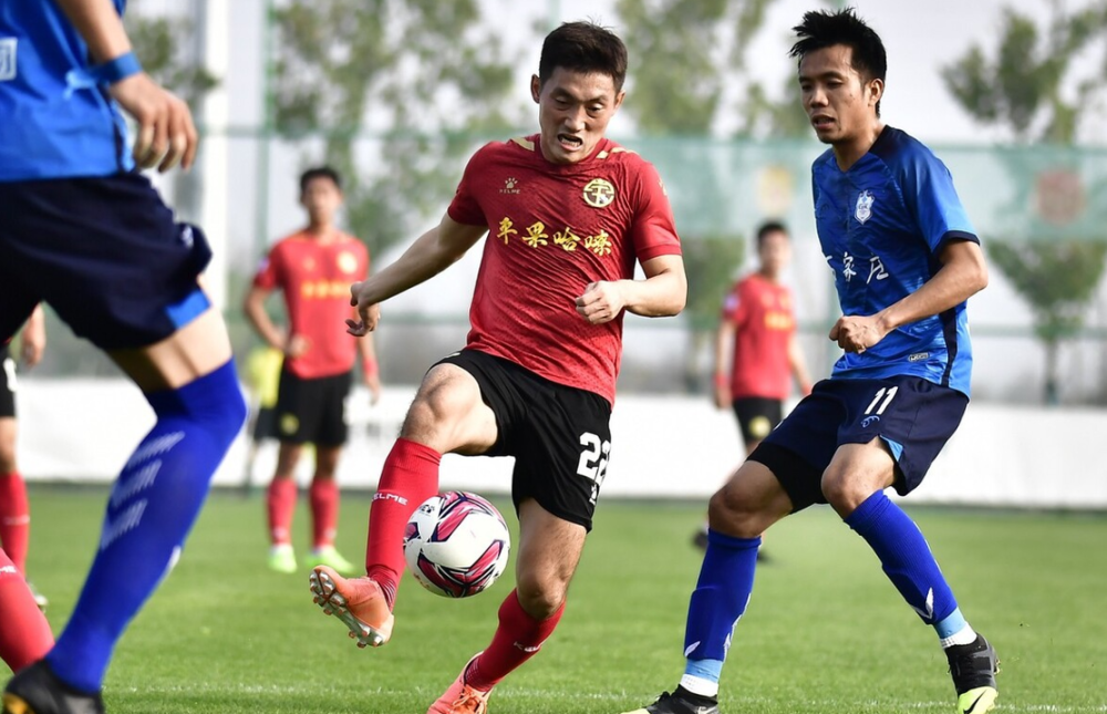 爱游戏app-西部赛区紧张对决！四川队与江苏队争夺胜利