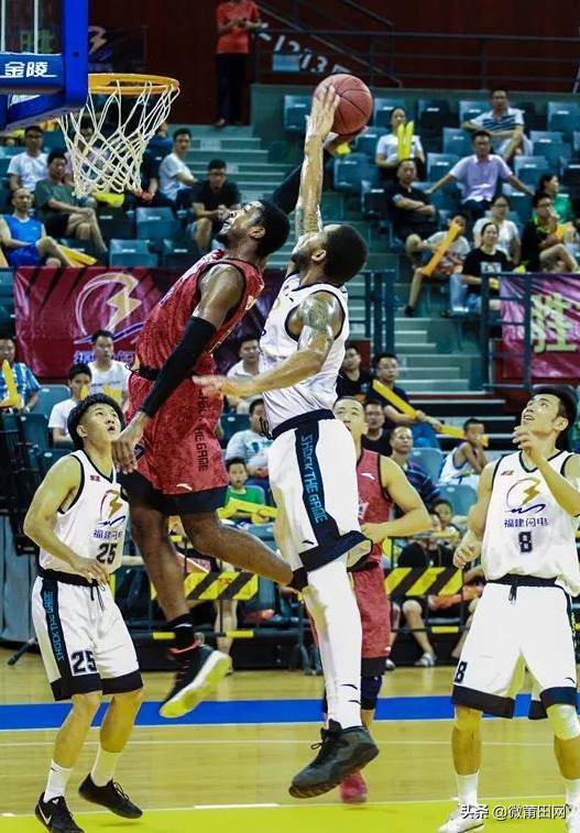 篮球赛事今晚在巴黎拉开帷幕 篮球赛事今晚在巴黎拉开帷幕