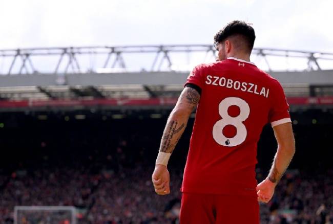 爱游戏亚洲官网-包含利物浦后卫伤愈归队，战术板重新调整备战下一场比赛的词条