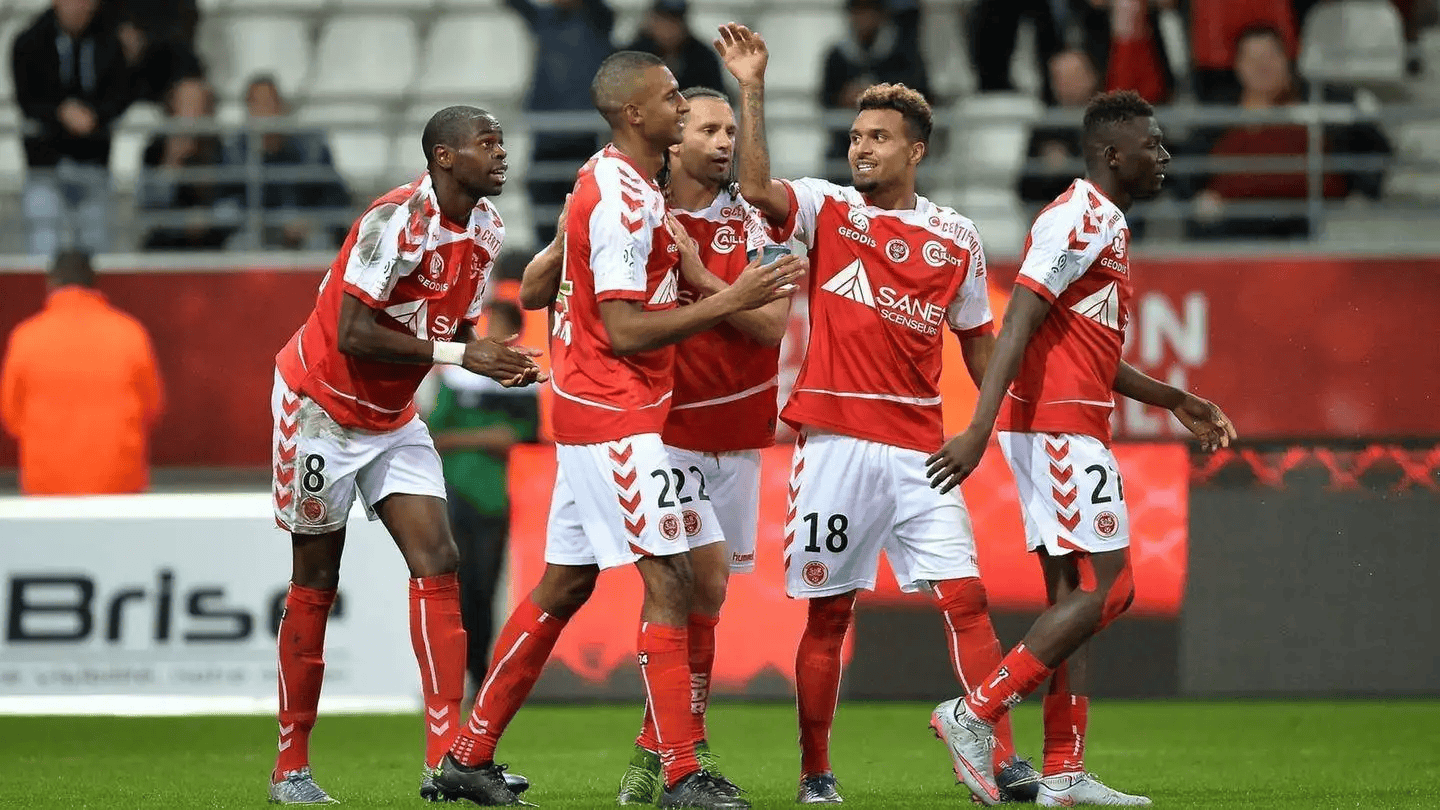 爱游戏官方入口-亚眠队客场不敌对手，遭遇连败