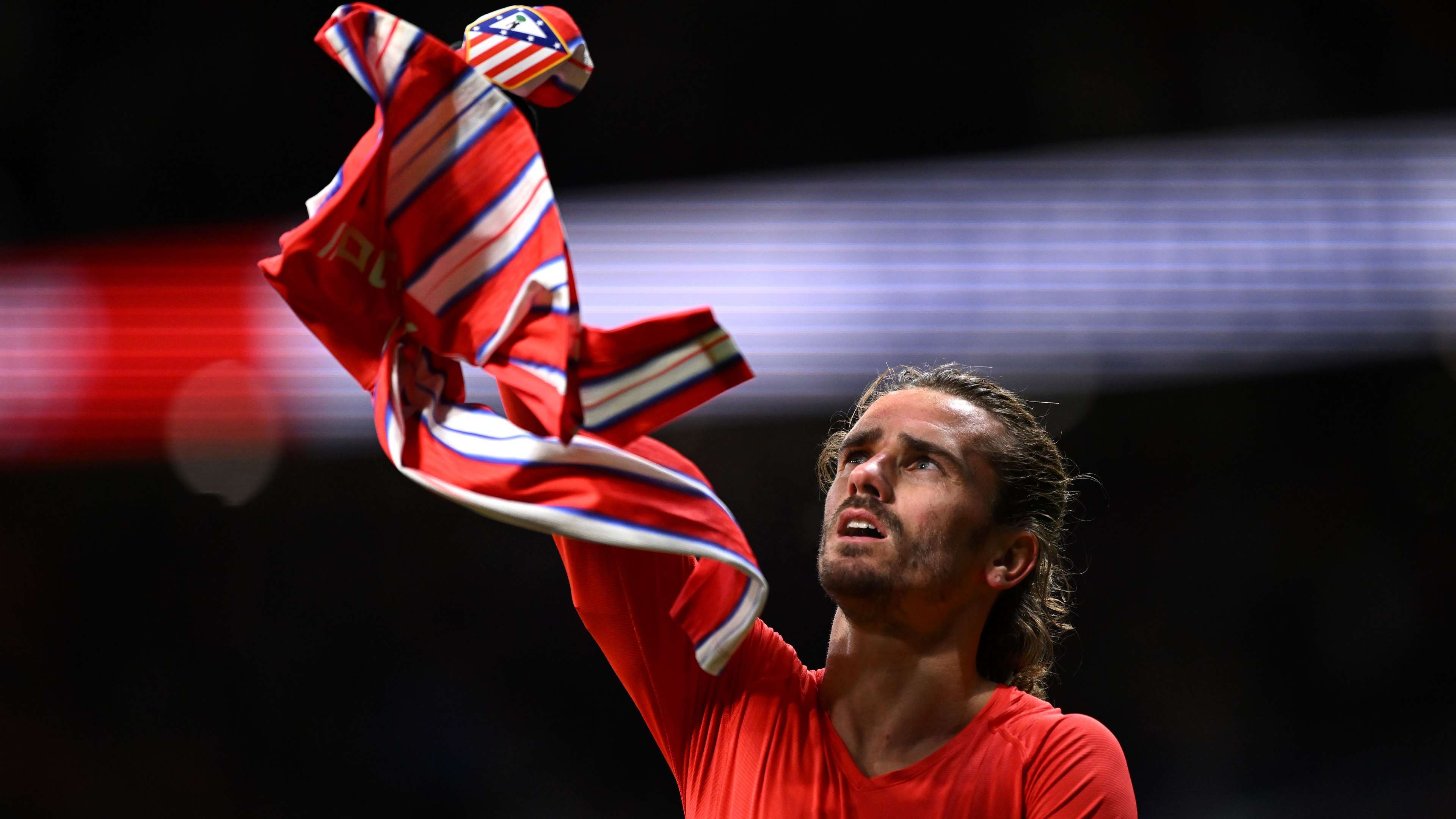 爱游戏网页版登录入口-马竞阵容调整引发球迷热议，教练面临考验