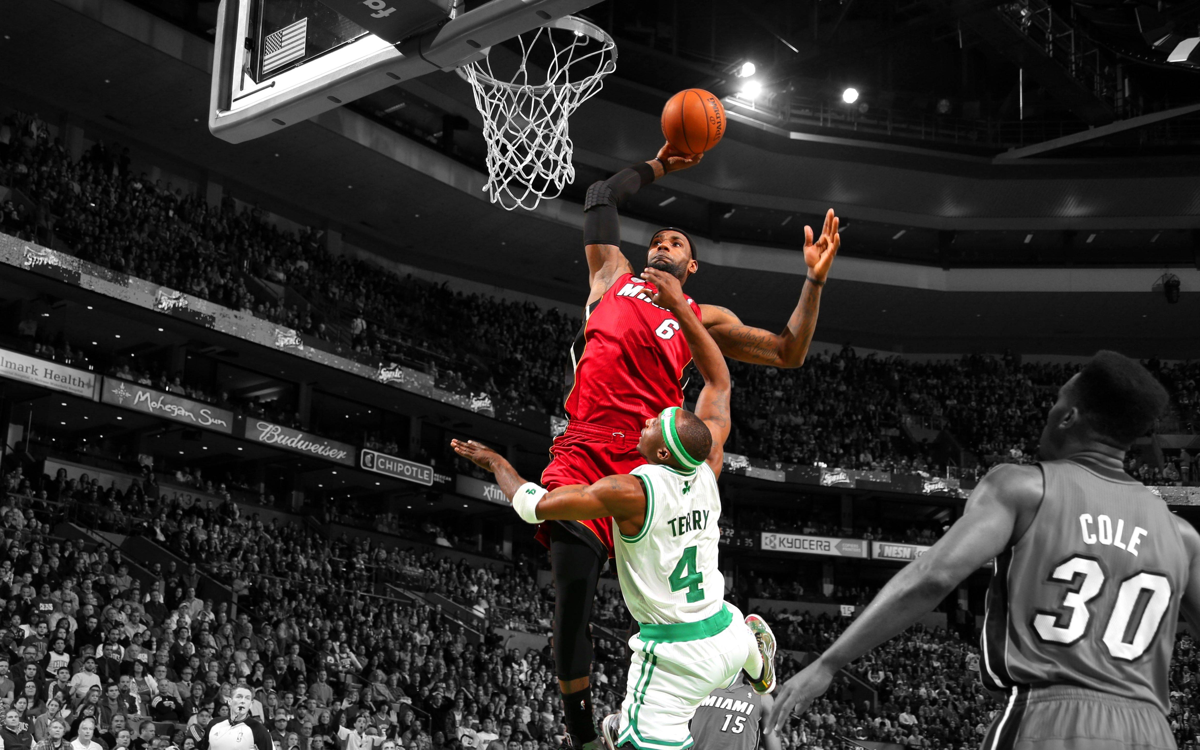 爱游戏官方入口-骑士二连胜，詹姆斯表现亮眼