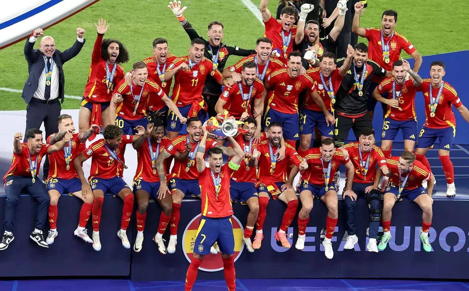 欧洲足球冠军联赛:西班牙豪门连胜晋级 欧洲足球冠军联赛:西班牙豪门连胜晋级