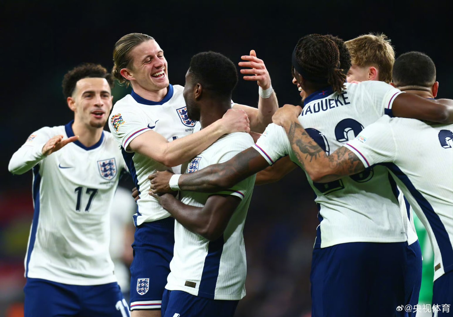 爱游戏网页版登录入口-英格兰队在欧国联赛中撕裂对手