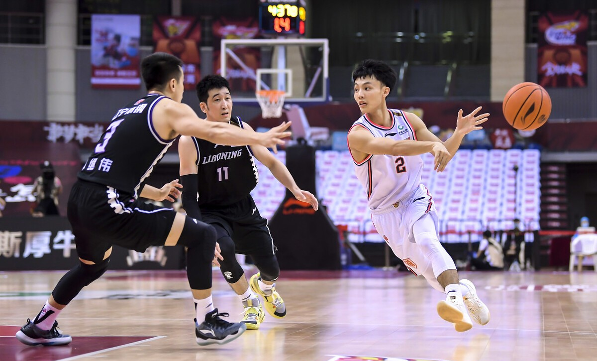 爱游戏入口-辽宁男篮凭借强大进攻，轻取四川队