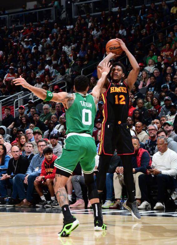 凯尔特人遭湖人逆转,霍华德关键时刻爆发逆转比赛的简单介绍 凯尔特人遭湖人逆转,霍华德关键时刻爆发逆转比赛的简单介绍